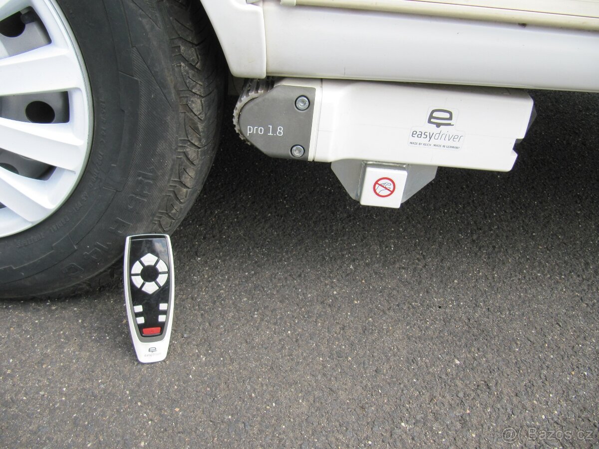 Prodám karavan Hobby 400 sf,r.v.1998 + mover + předstan - 17