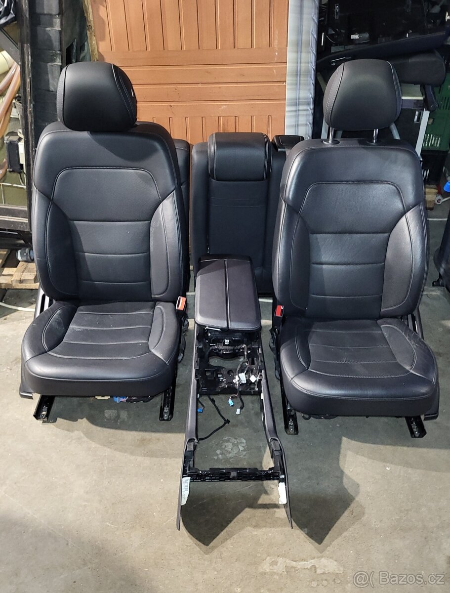 Mercedes GLE sedacky - 17