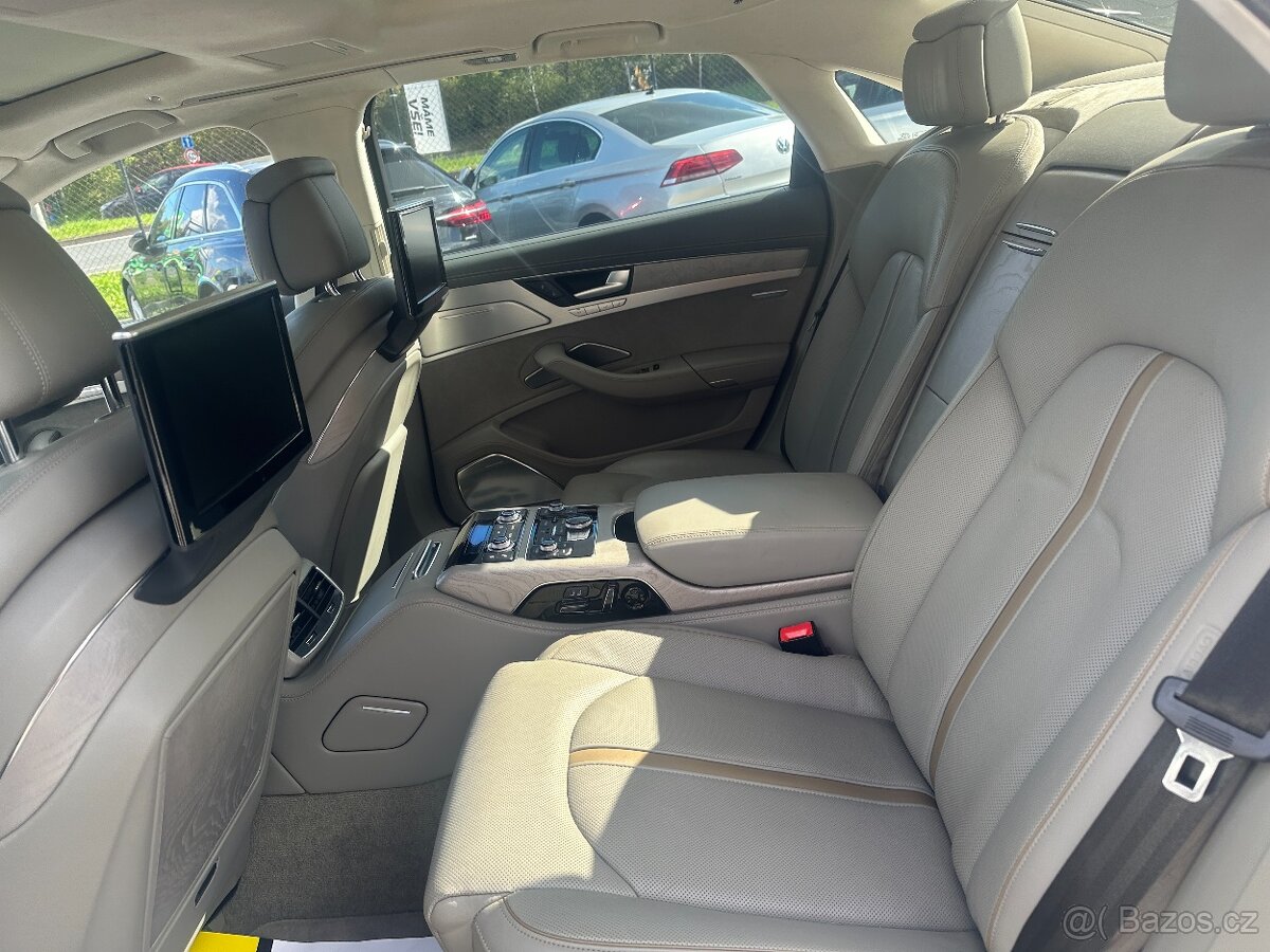 Audi A8 2015 - 17