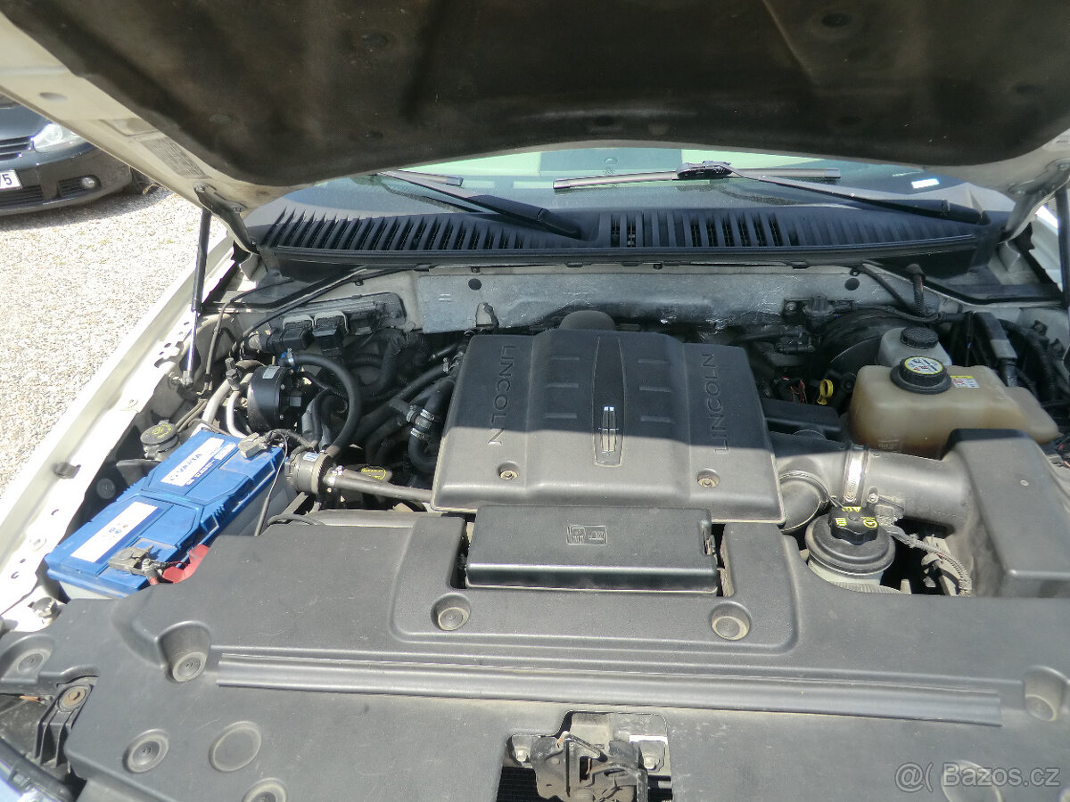 Lincoln Navigator, 5,4L V8 LPG AUTOMAT 7 MÍST TZ - 17