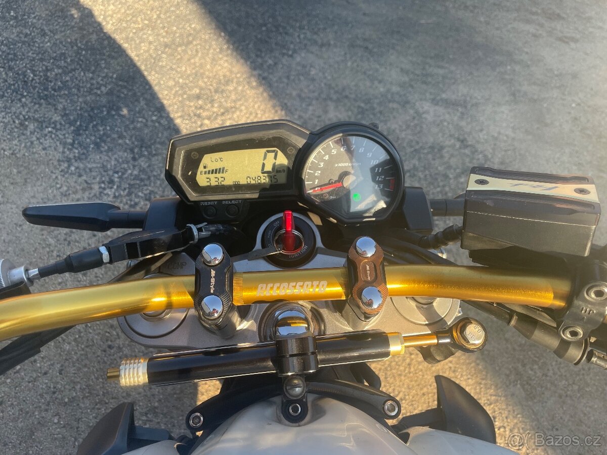 Yamaha FZ1n Laguna Seca - 17