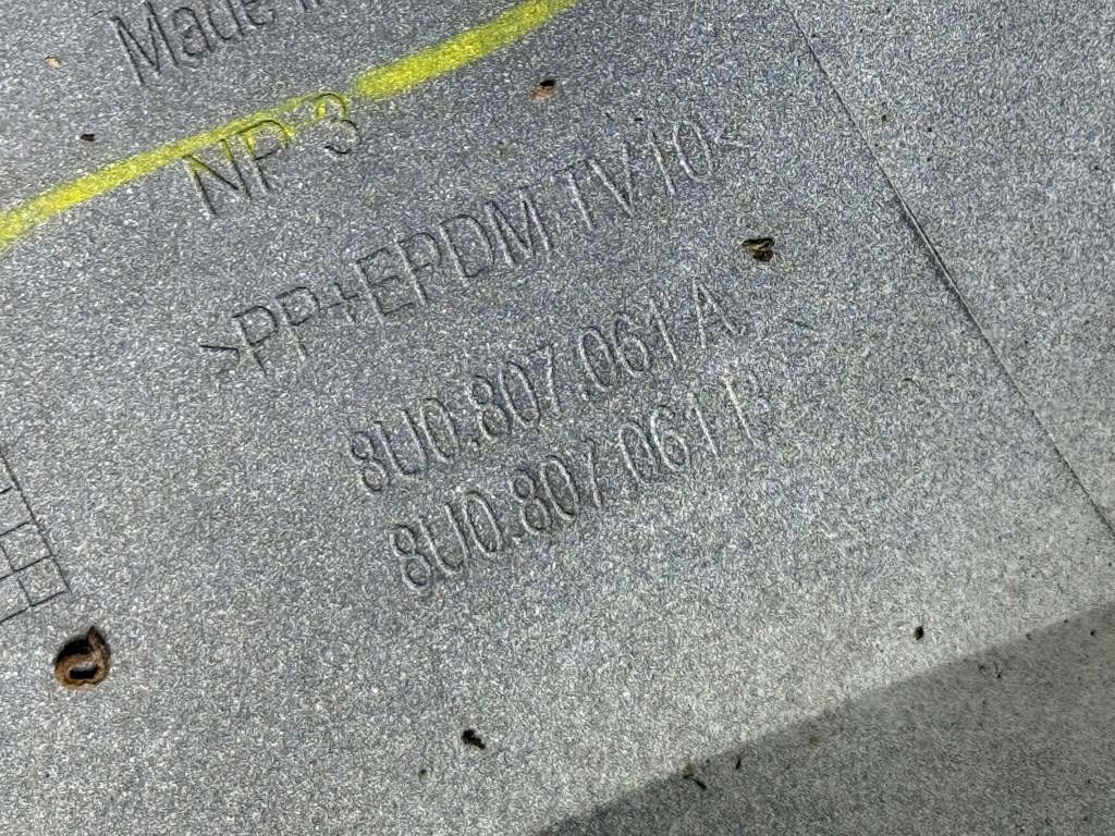 AUDI Q3 - 8U - 2011-2018 - nárazník OST + maska - 17