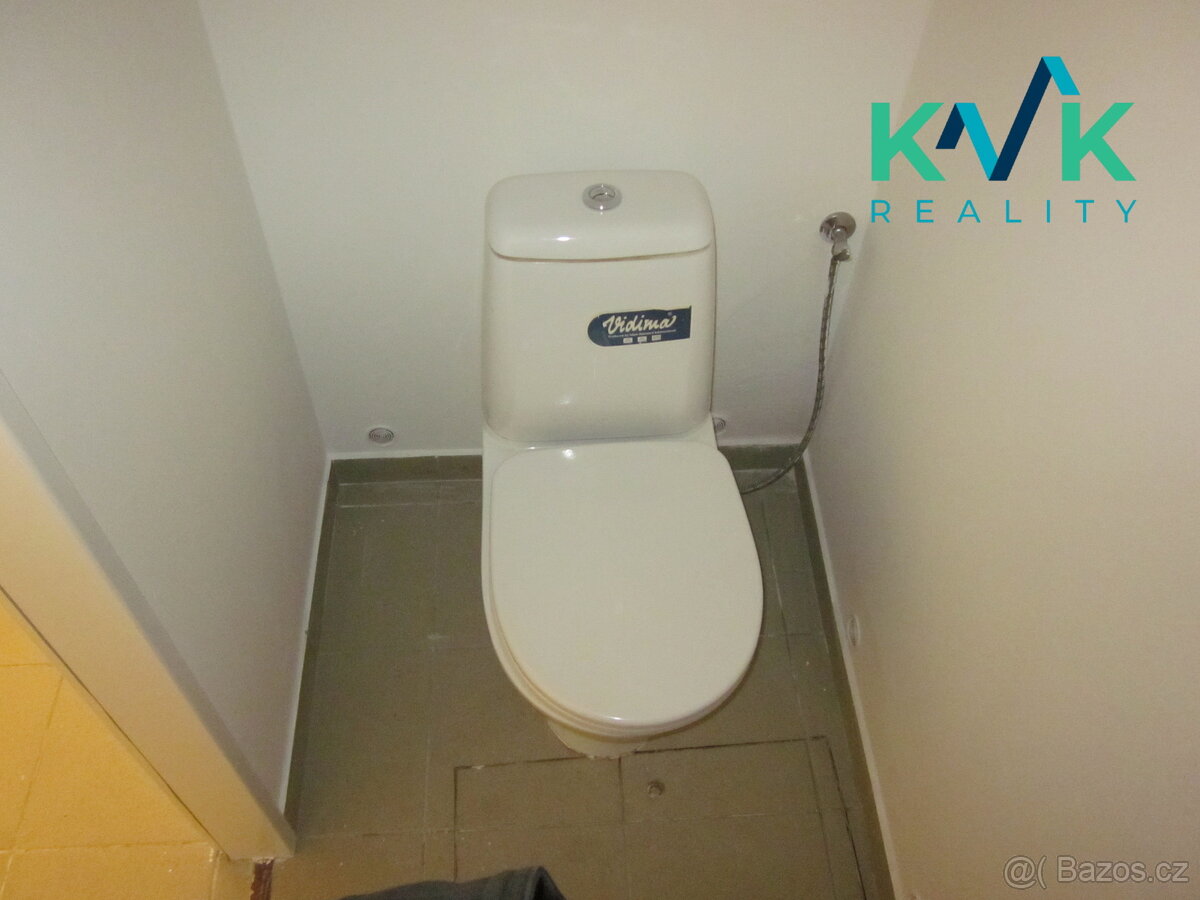 Pronájem nebytových prostor o velikosti 19,60 m2, v OV, cihl - 17