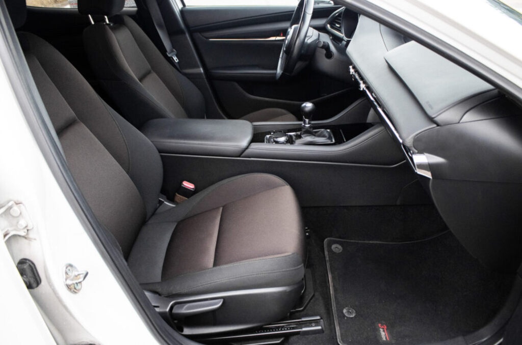 Mazda 3 90kW (2020). - 17