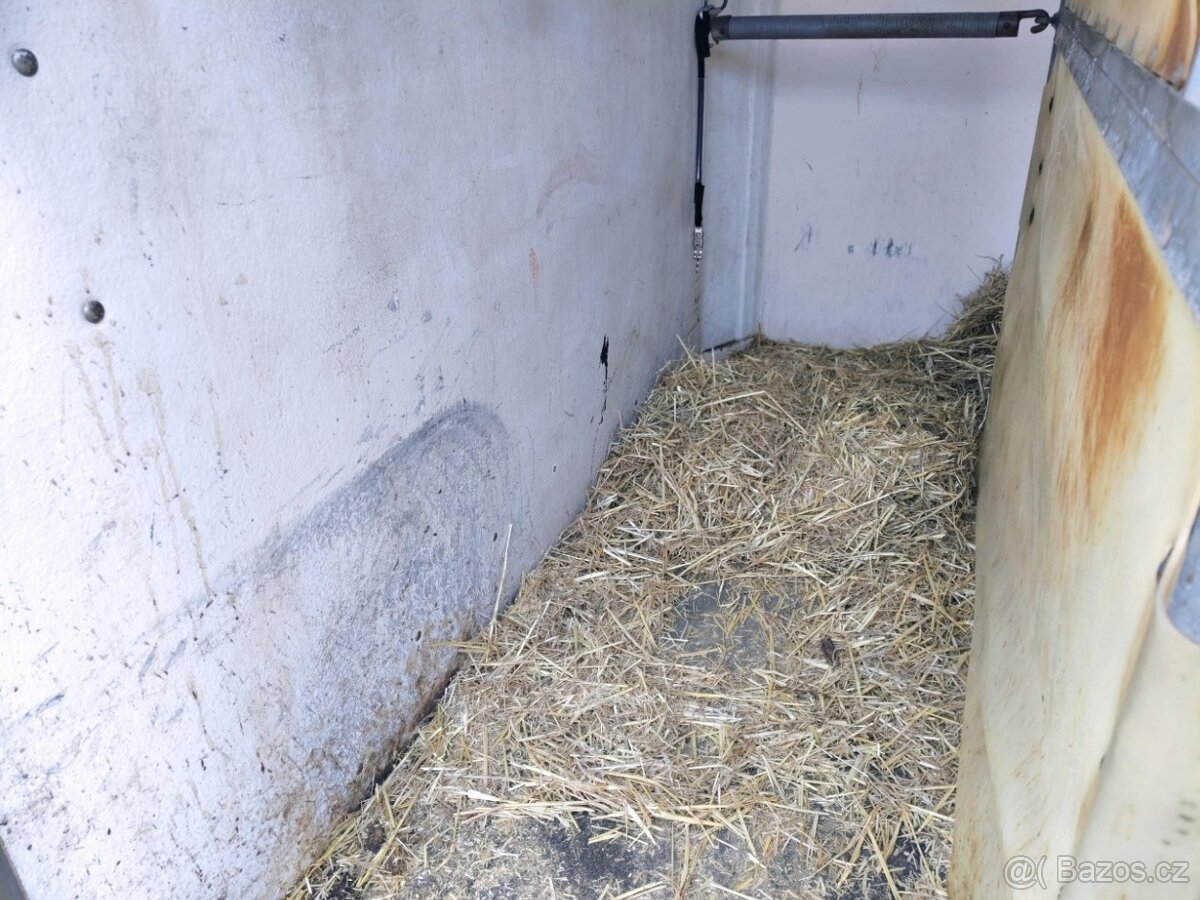 Přepravník na koně Böckmann se sedlovnou - celolaminátový - 17