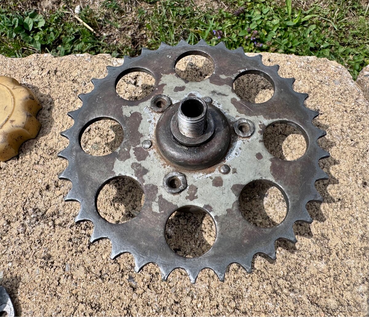 Jawa 50 Jawetta, Stadion - díly - 17