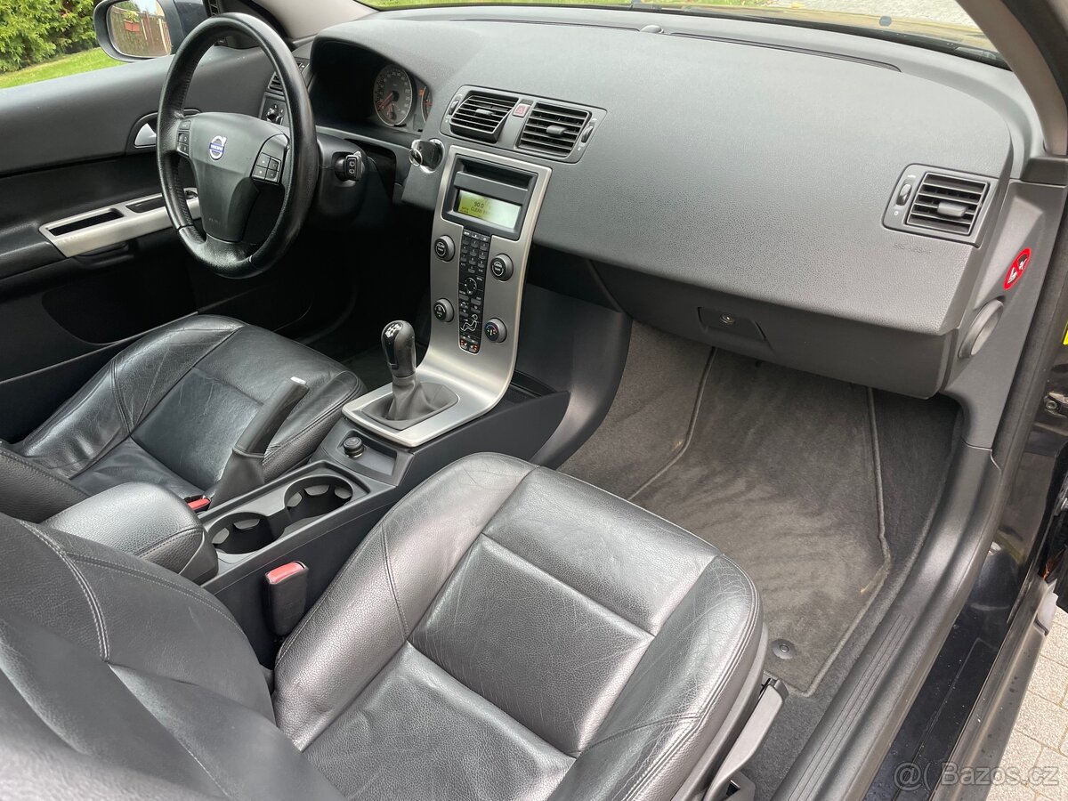 C30 1,6 D-80 kW, KŮŽE,ALU,SERVIS,STK DO 9/2027 - 17