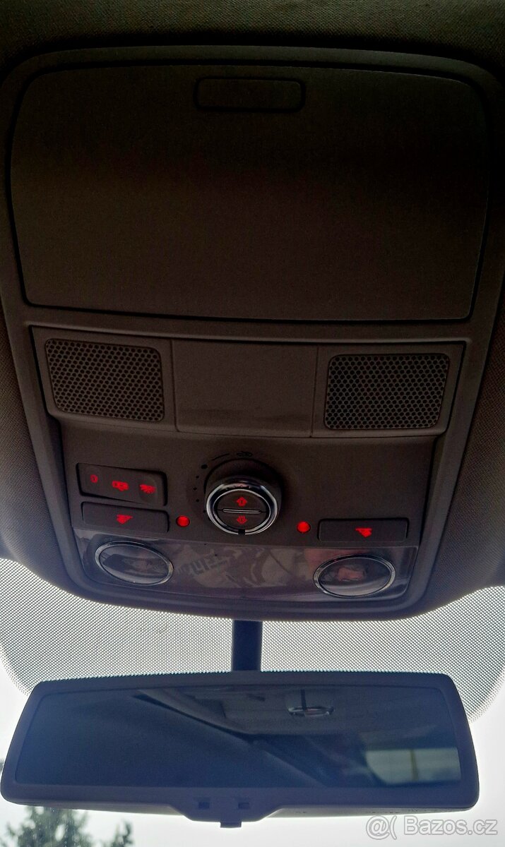 TOURAN LIVE 1.6 tdi 77kw 2013 najeto 148000km - 17