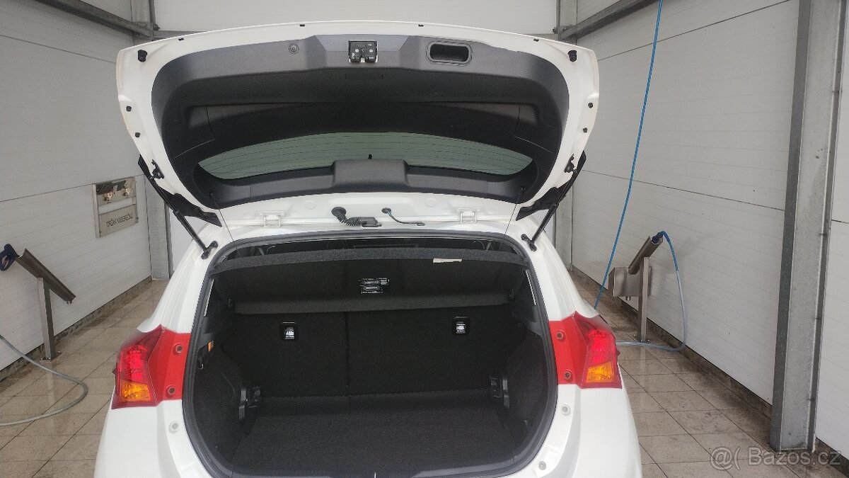Auris 1.6 - 17