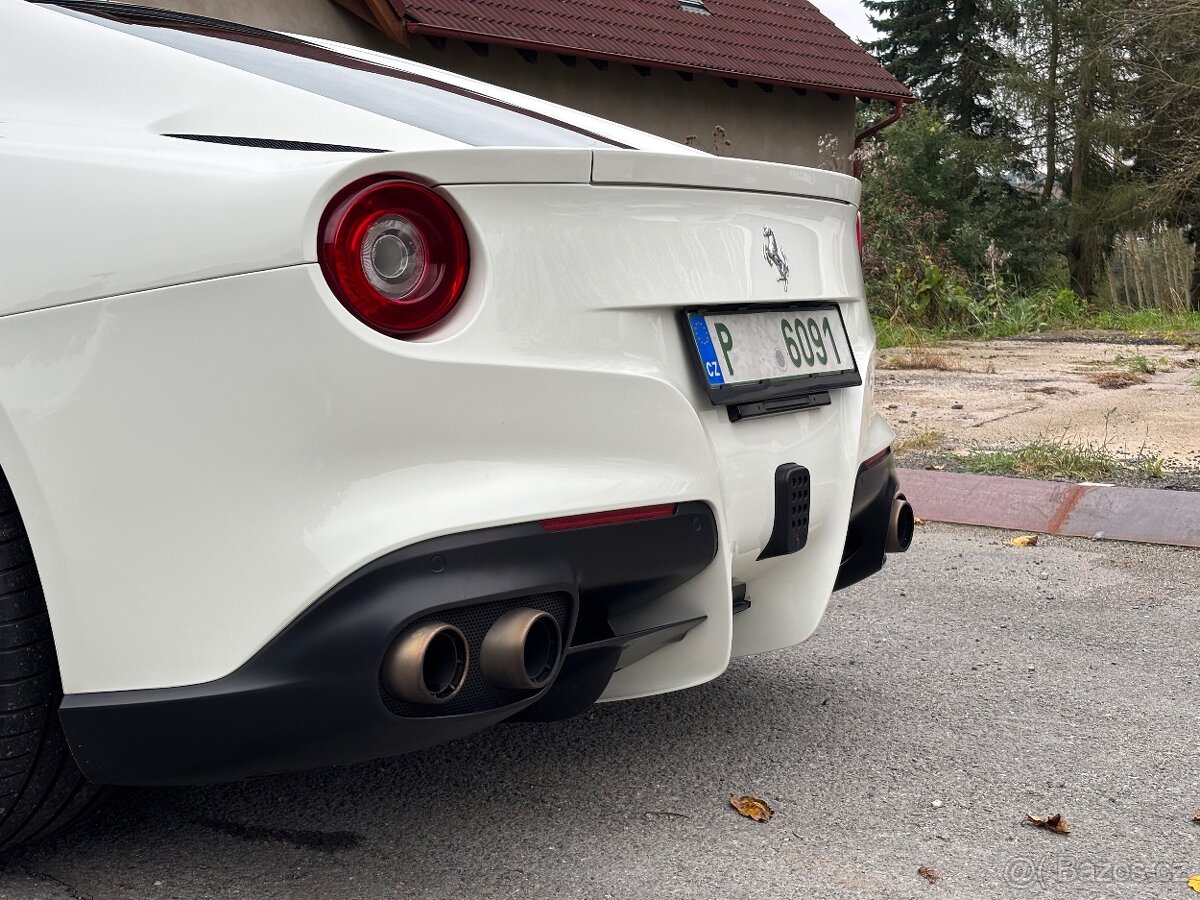 Ferrari F12 Berlinetta - 17