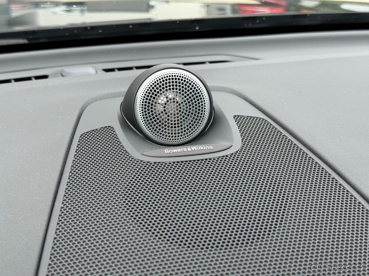 Volvo XC60 R-Design 173kW 5L-Záruka Tažné - 17