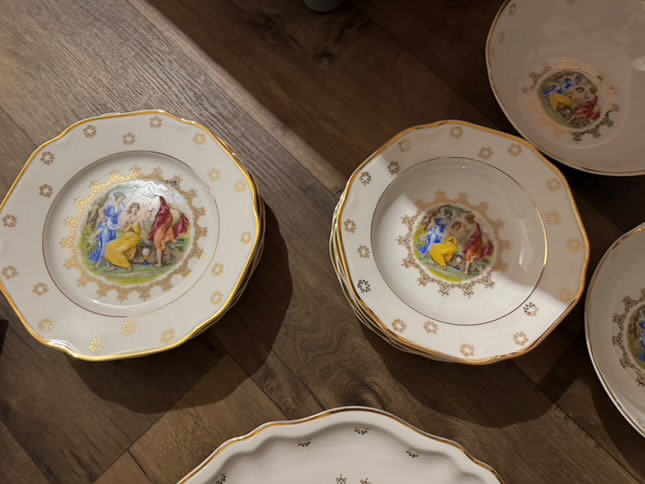 Celý porcelánový servis nádobí - 17