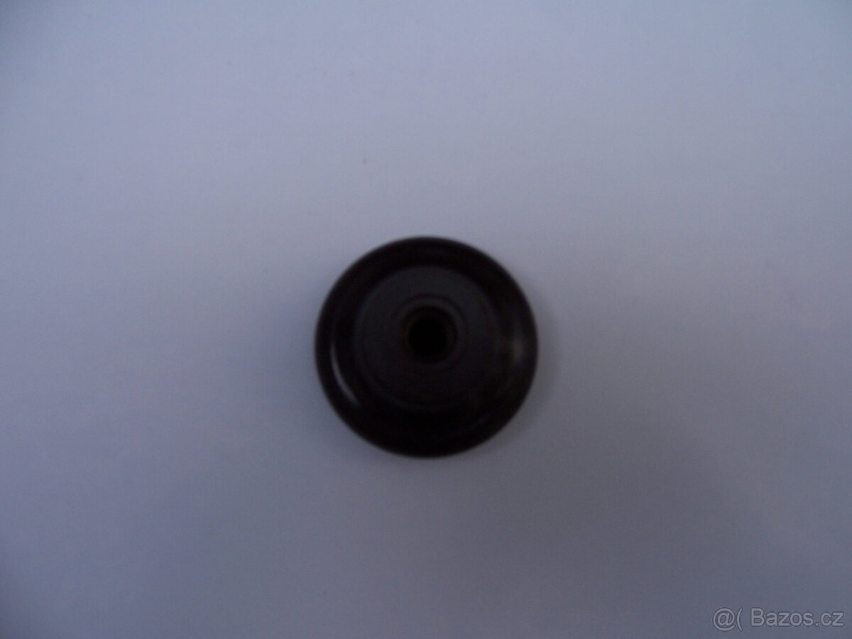 tlačítko starteru, plnič pneumatik - odluč. oleje na PV3S - 17