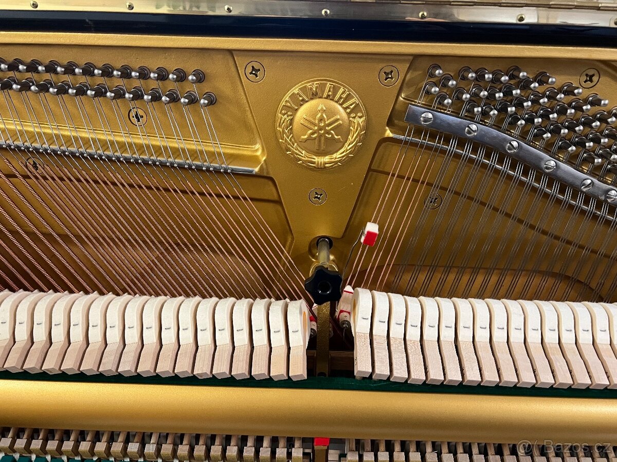 Yamaha U3 se zárukou 5 let, včetně židle, doprava zdarma. - 17