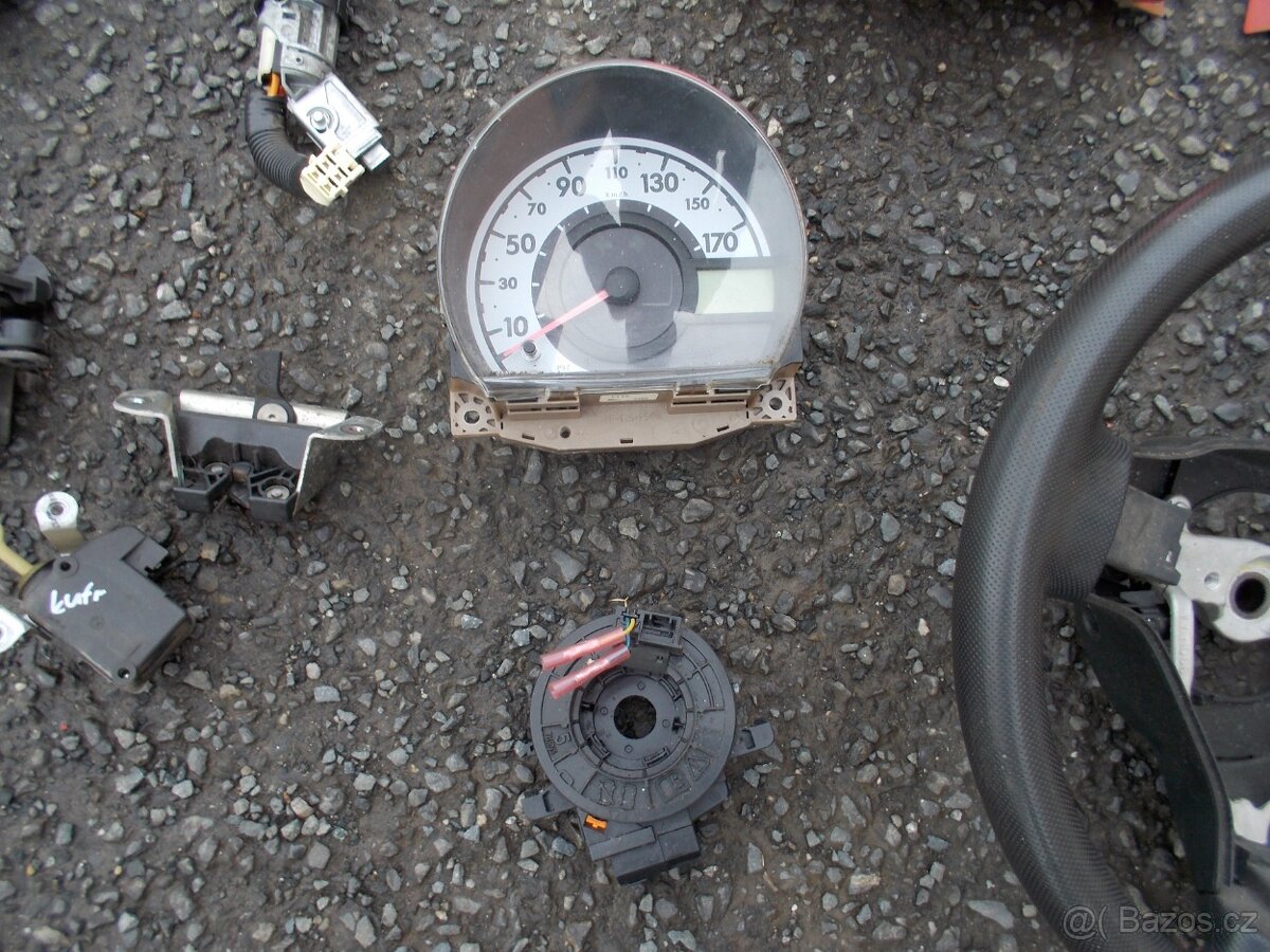 Díly 2. Peugeot 107 1.0 50kw, model 2005-2009 - 17