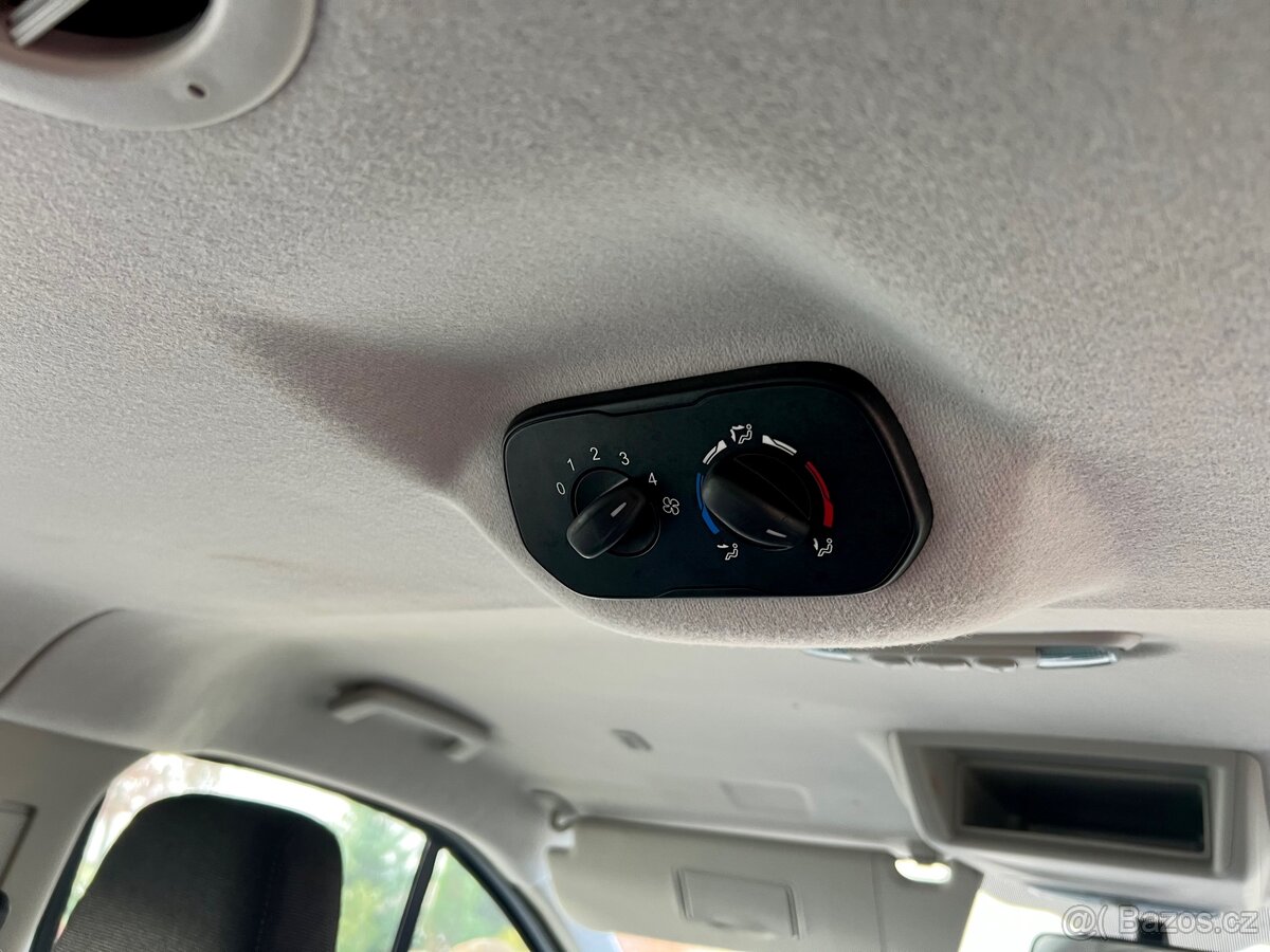 Ford Transit Custom Variobus 2,2 TDCi 92kW L1 300 9 míst - 17