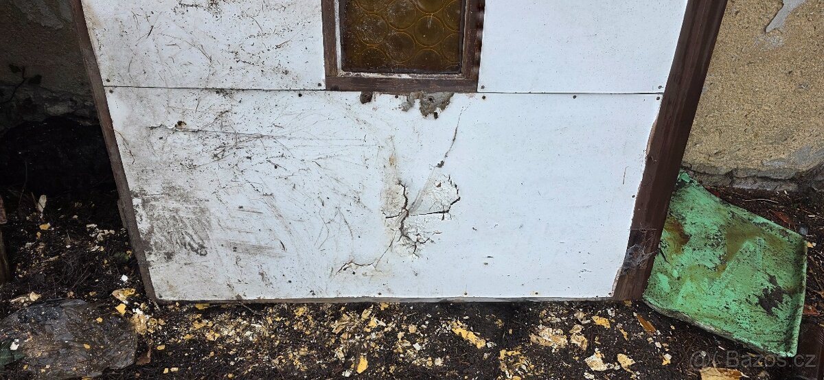 Stará dvoukřídla vrata do garáže z masivu - 17