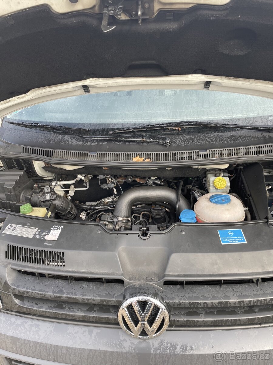 Volkswagen T5 facelift Bus - 17