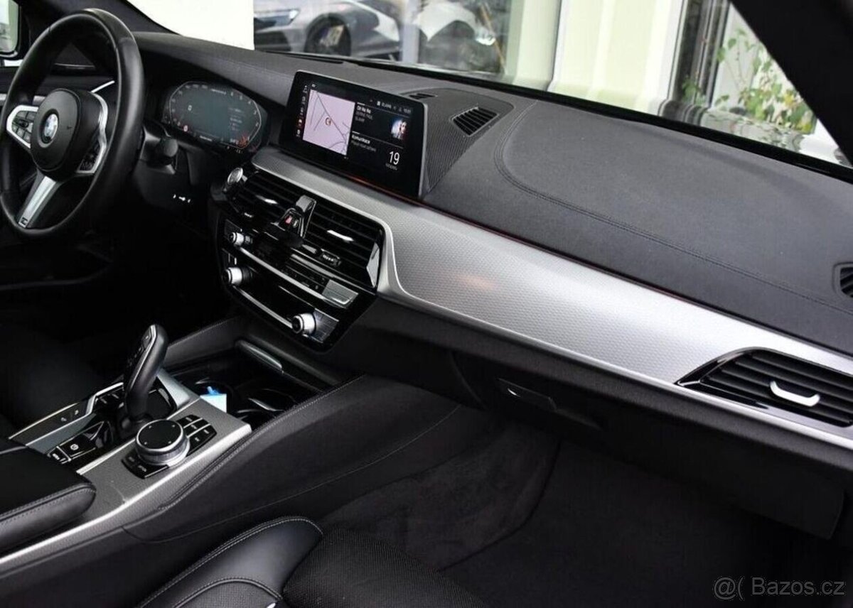 BMW Řada 5 M550d xDrive H/K 1M ČR - 17