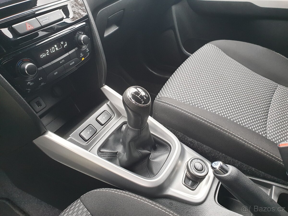 Suzuki Vitara 4x4 1.6i 88KW NAVI KAMERA Servis SUZUKI - 17