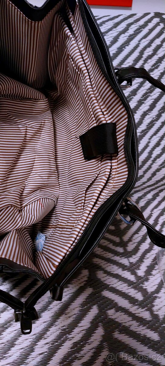 NOVÁ VĚTŠÍ ČERNÁ KABELKA DO RUKY I PŘES RAMENO - 17