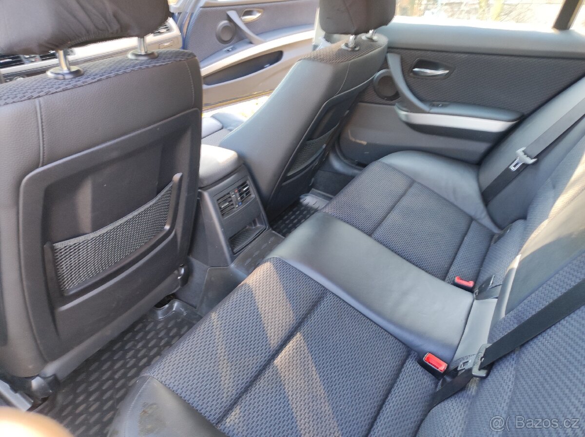 BMW 330 XD, rok 2012, manuál - 17