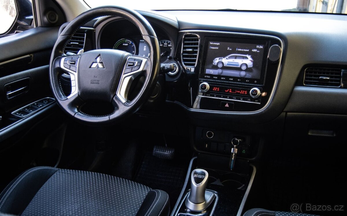 Mitsubishi Outlander PHEV 2.4 AWD - 17