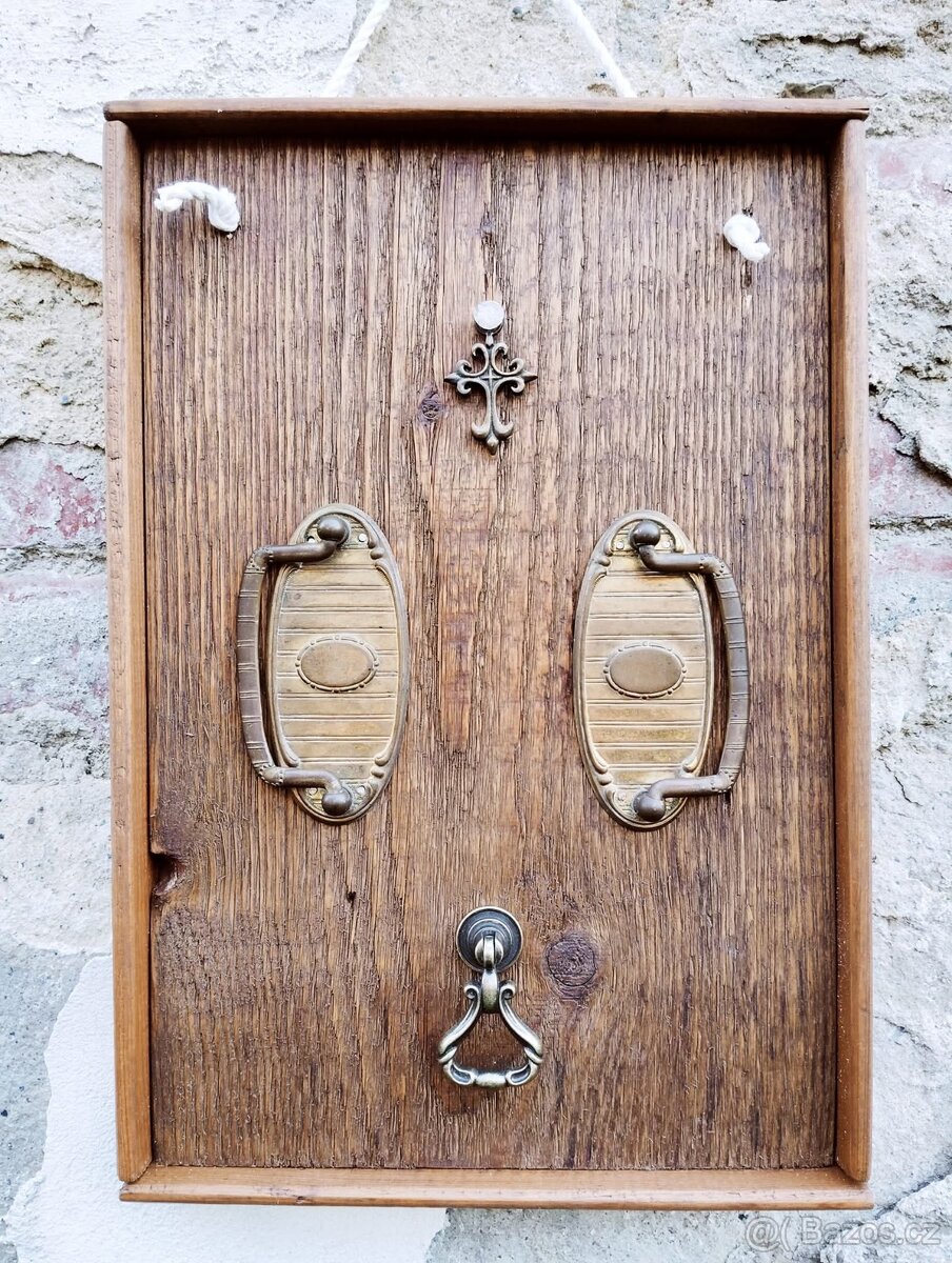 Věšáky, dekorace z masivu / Levně - 17