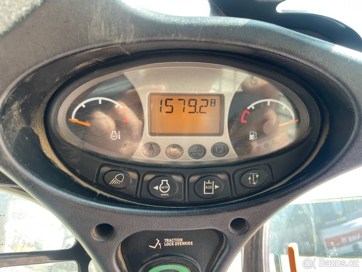 Smykový nakladač Bobcat S530 - 17