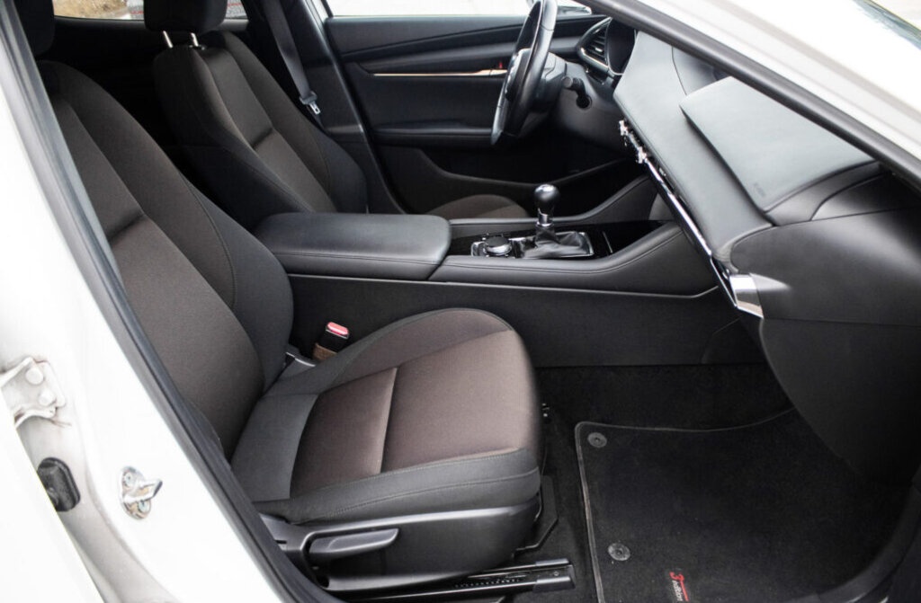 Mazda 3 90kW (2020). - 17