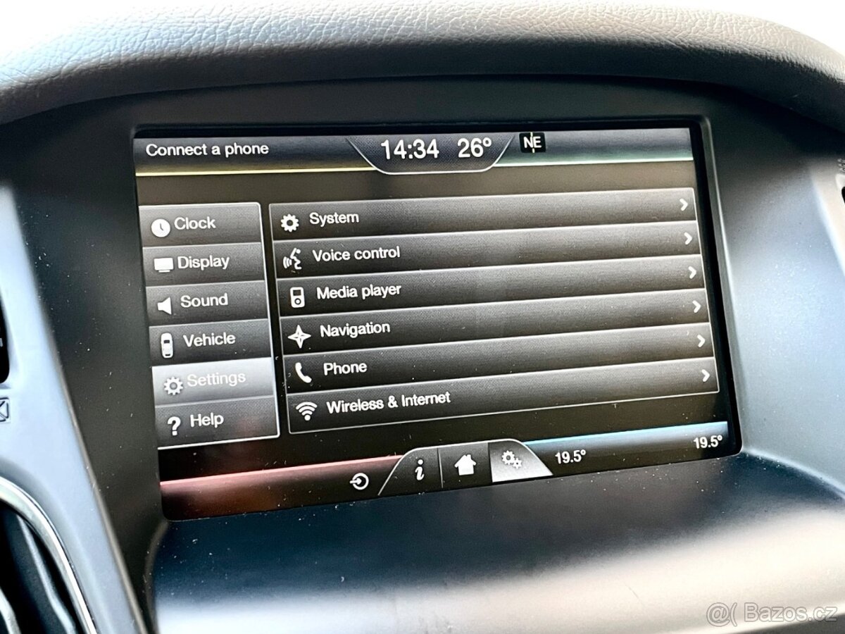 Ford Focus 1.0 Titanium ST Race red - 17