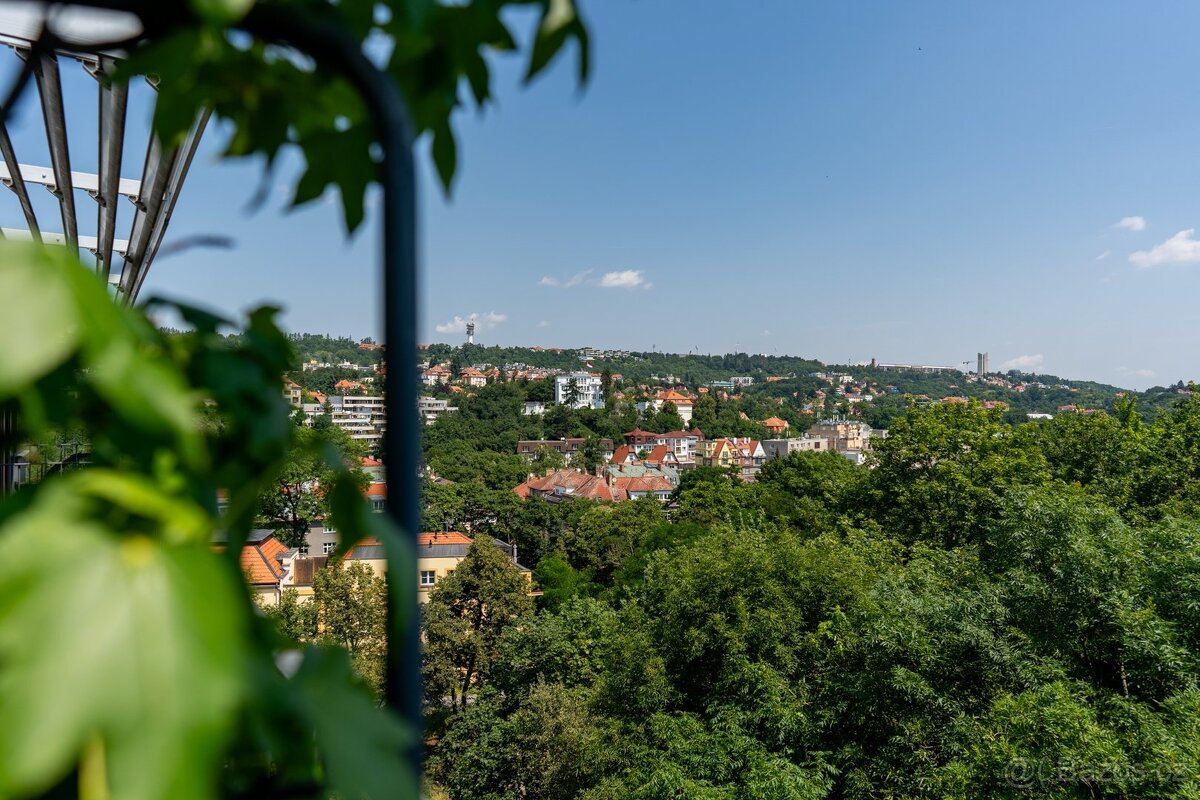 Nadstandardní mezonetový byt 3+kk se 2 terasami a panoramati - 17