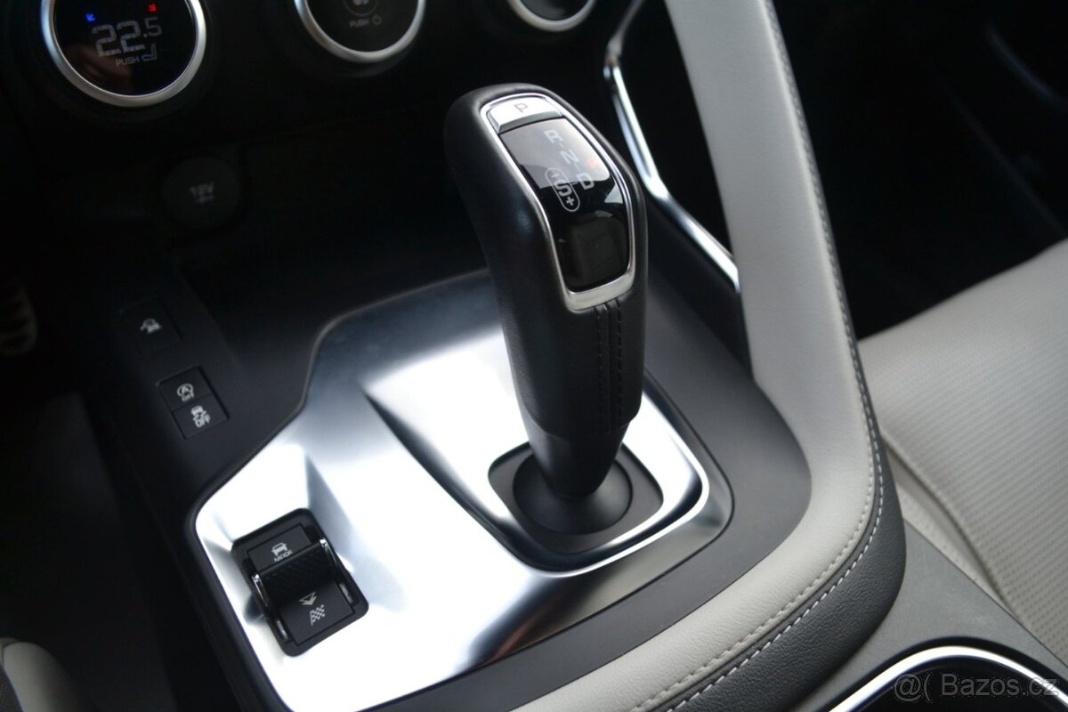 Jaguar E-Pace P200 R-Dynamic AWD Meridian - 17