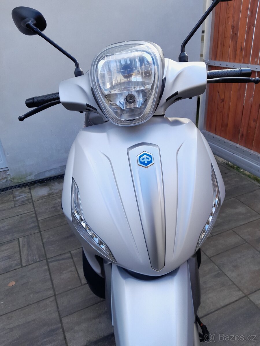 Piaggio Beverly 300 ABS, 2018, moc pěkný stav, ZIMNÍ CENA - 17