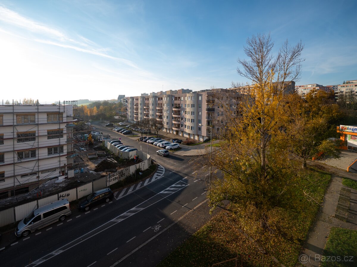 Byt 3+1 v OV po rekonstrukci, 84,6 m2 s prosklenou lodžií - - 17