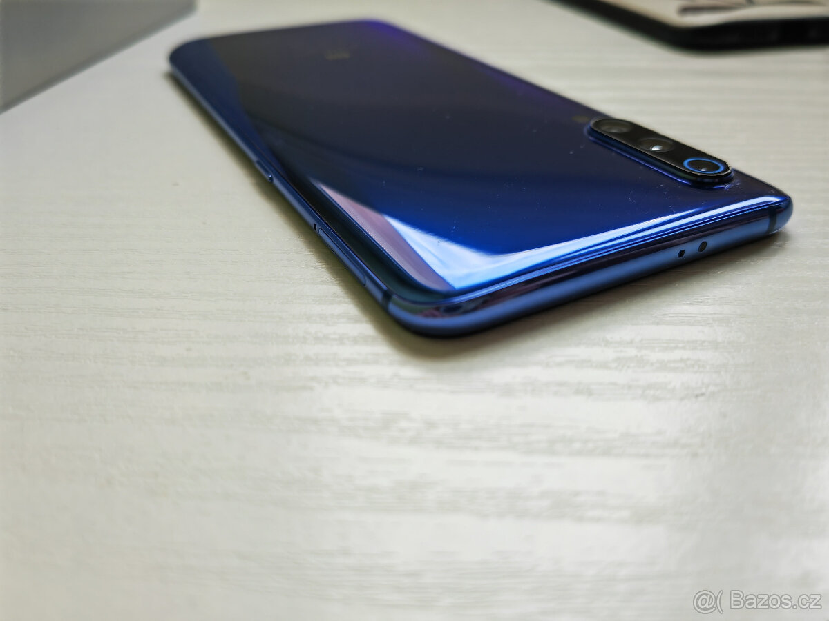 Xiaomi Mi 9 6 / 128 GB Ocean Blue - 17