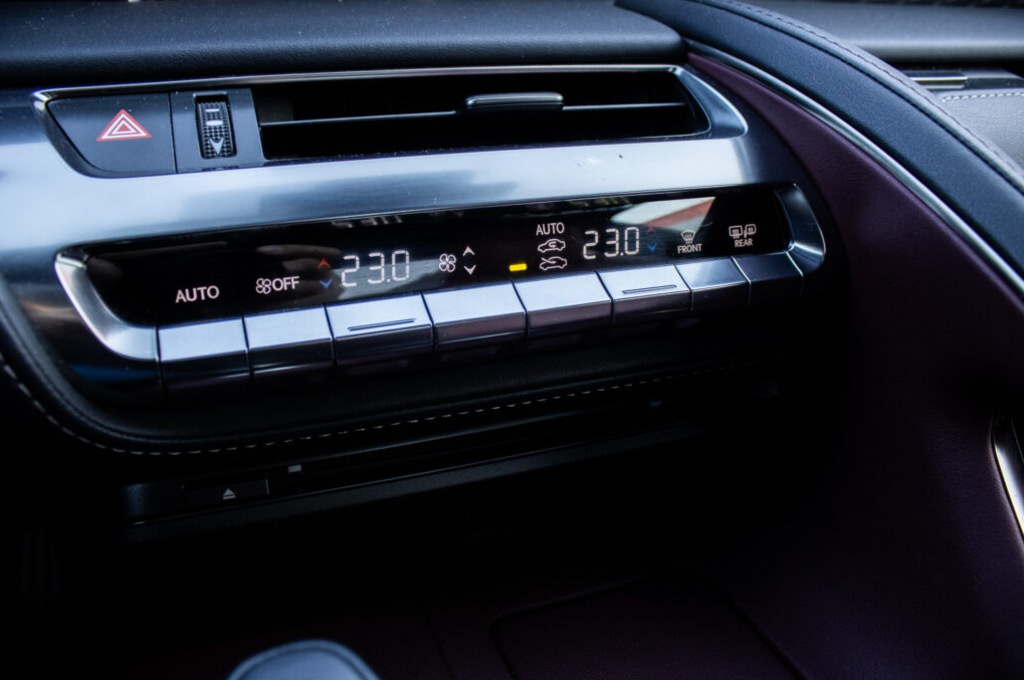 Lexus LC 500h, (2017) - 17