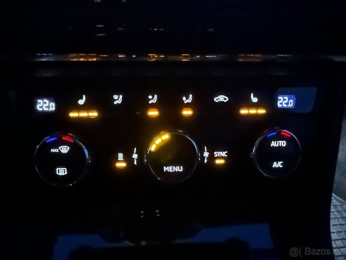 ŠKODA SUPERB 3 combi 2.0 tdi 140kw manuál webasto alcantara - 17