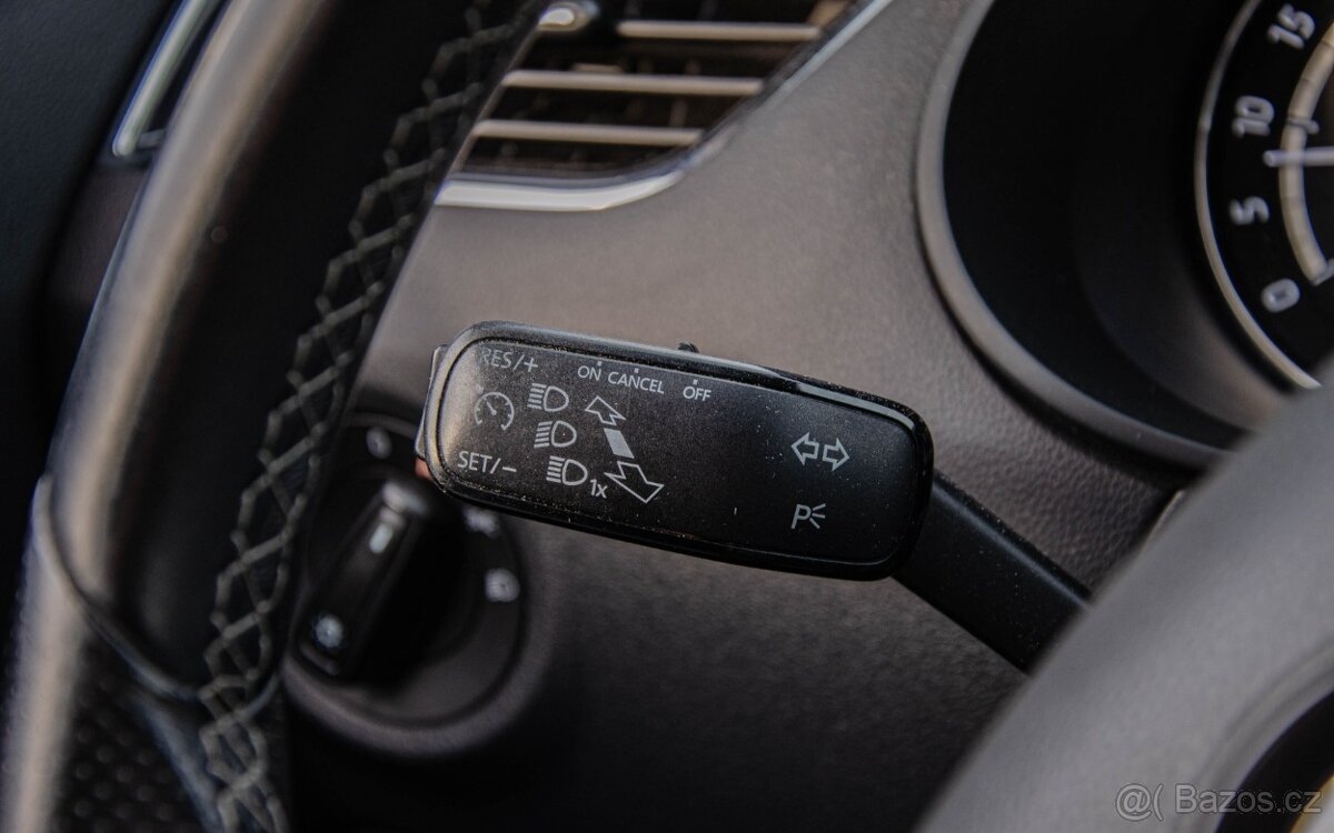 Škoda Octavia Combi 2.0 TDI DPF RS - 17