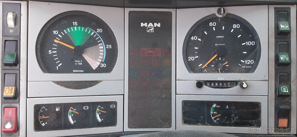 Hakový nosič kontejnerů s hydraulickou rukou - 17