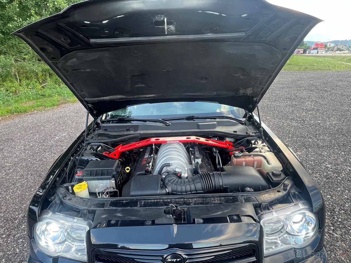 Chrysler 300C 6,1 SRT-8 - 17