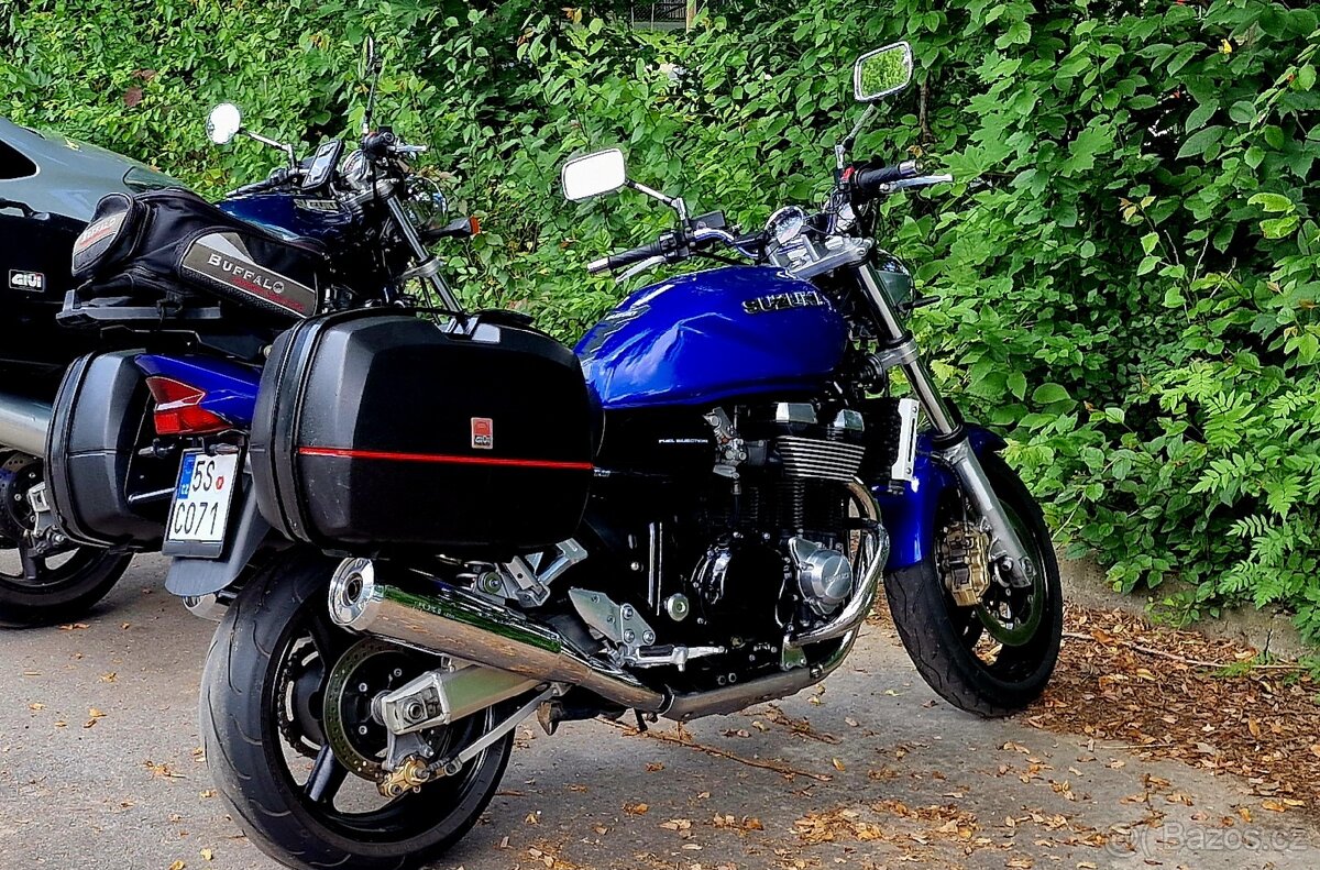 Suzuki GSX 1400 - 17