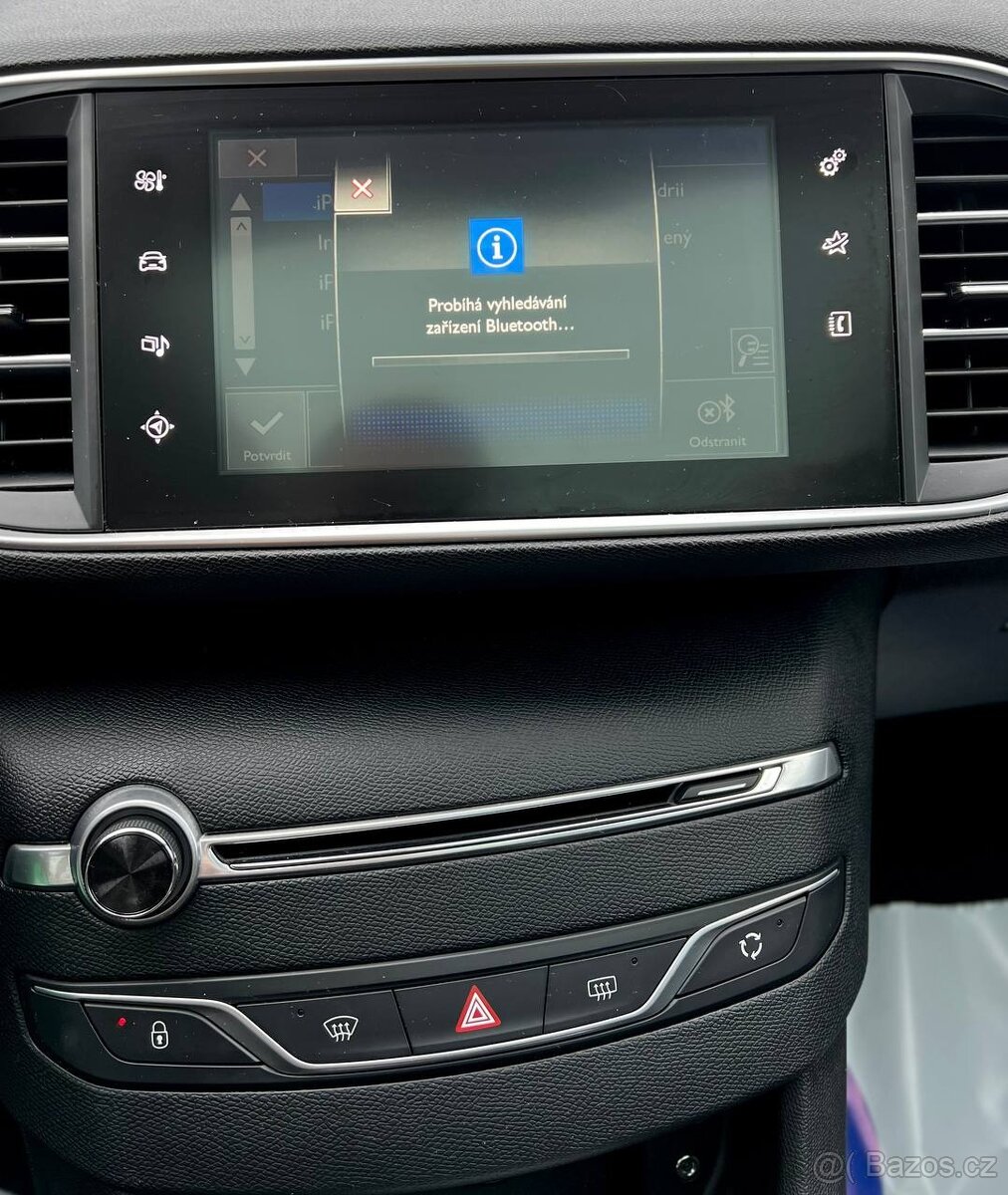 PEUGEOT 308 KOMBI 1.2 PURETECH 110 MANUÁL 2015 BEZ POŠKOZENÍ - 17