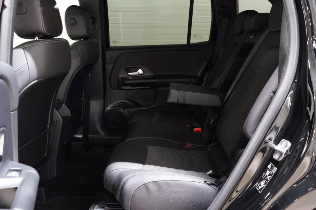 Mercedes-Benz GLB, 200D,4Matic,ČR,AMG,DPH,Kamera - 17