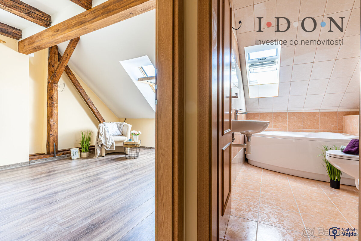 Komerční prostory v Neborech. Budovy + 24.000m2, pozemky, - 17