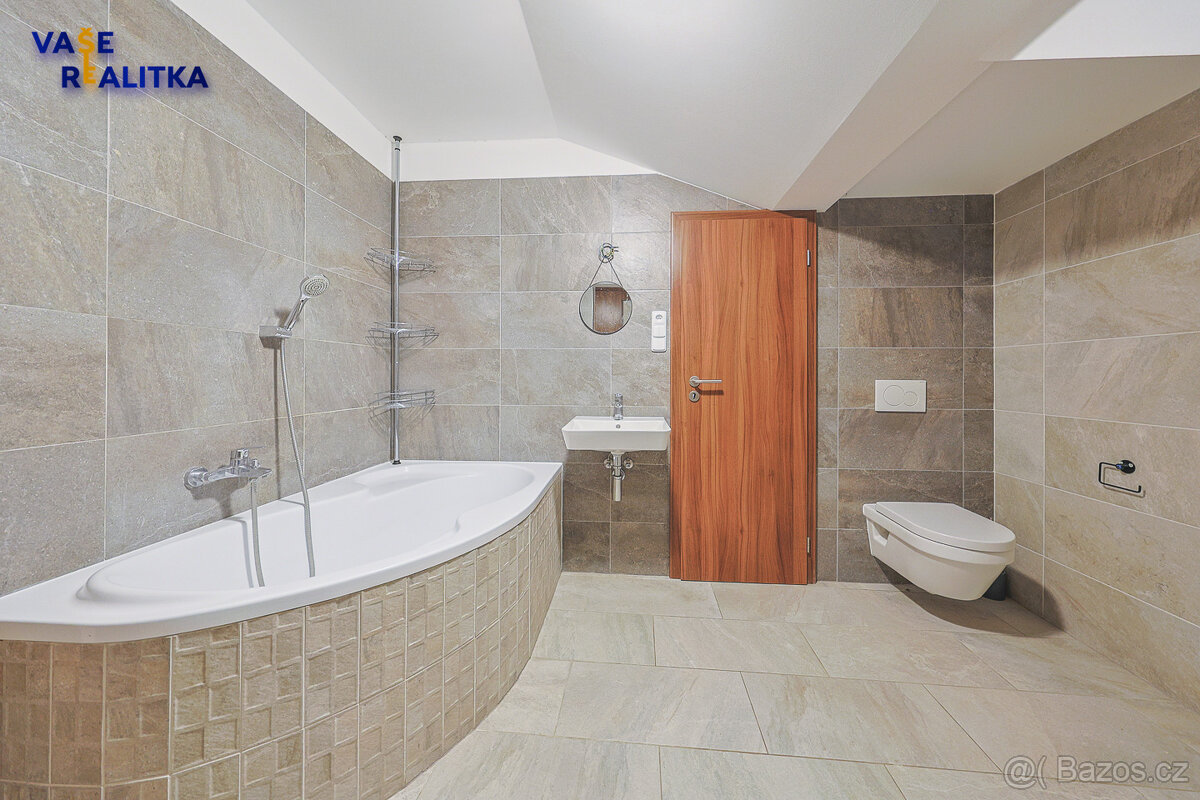 Pronájem, rodinný dům, Valšovice - 17
