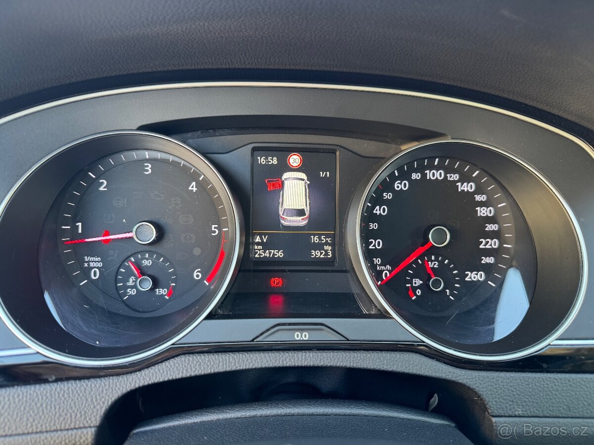 VW Passat 2.0TDI 110kW Highline - 17