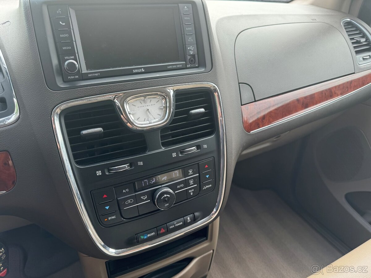 Chrysler Town Country 3.6 RT Stown DVD 2012 - 17