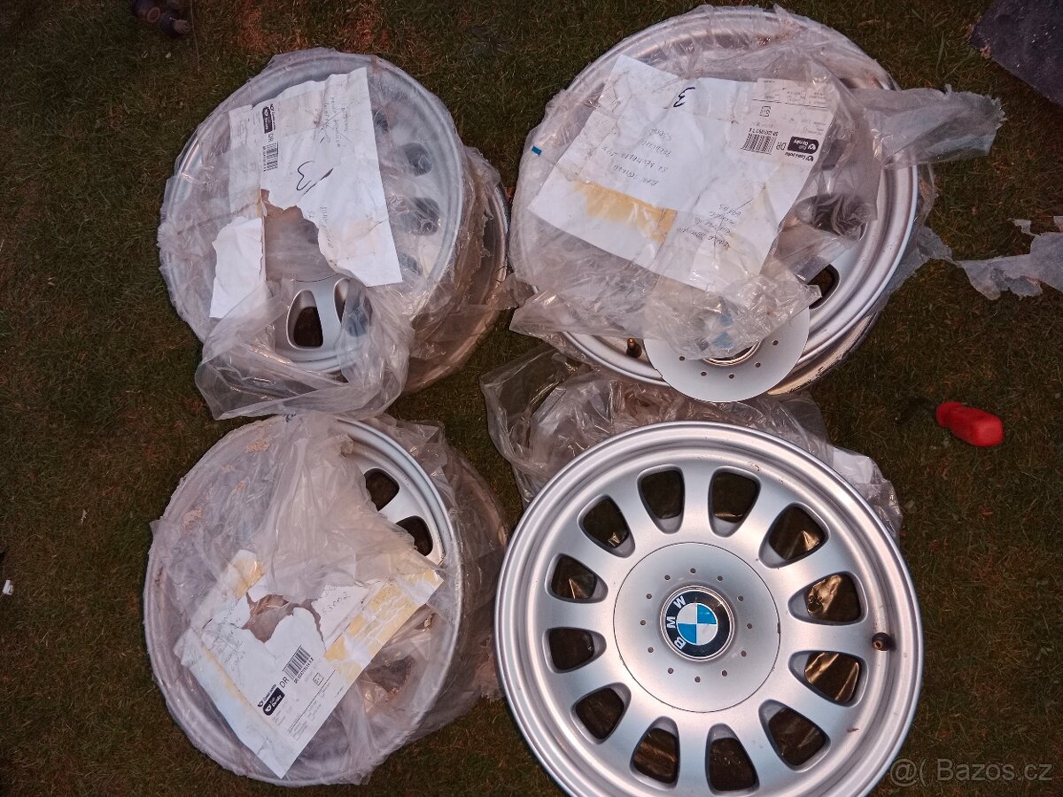 FIAT POKLIČKY KOL - 17