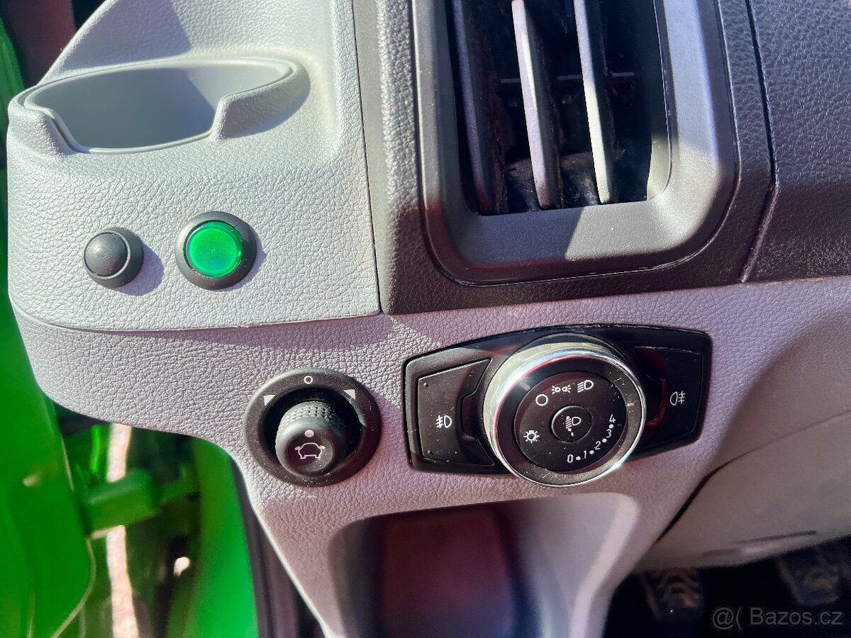 Ford Transit 2.0 TDCi 96 kW 5 míst,DPH,Klima,Stav - 17